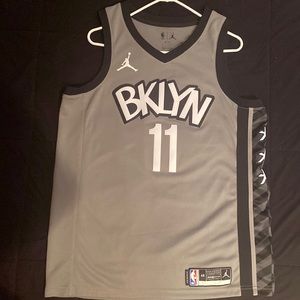 Kyrie Irving jersey